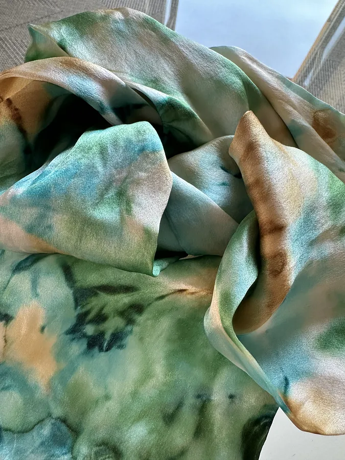 Зображення "Scarf *silk 100%" від Mari Frolova, розмір: 16 cm*45 cm, матеріали: Silk 100% natural, медіум: Живопис, місто: France , ціна: €60 Фото 1 з 3.